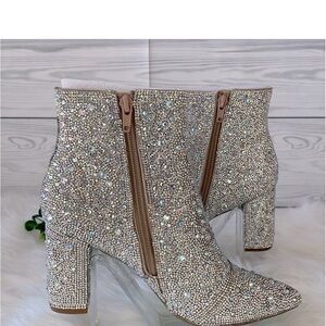 NIB Betsey Johnson Cady Silver Rhinestone Boots 7.5